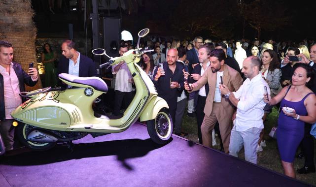 Vespa’nın en yeni modelleri İstanbul İtalya Başkonsolosluğu’nda tanıtıldı