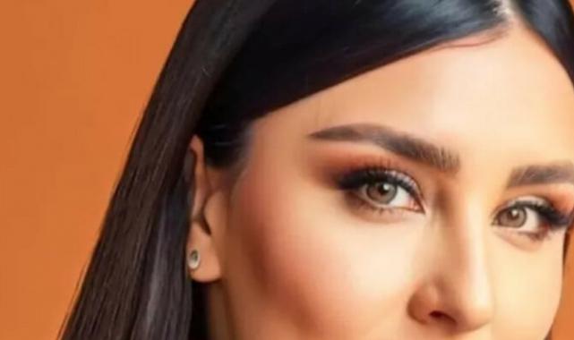 Yasemin Sakallıoğlu, son pozlarıyla gündem oldu