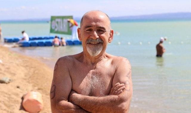 Yüzmenin "ihtiyar delikanlıları" her yaşta sporu öneriyor