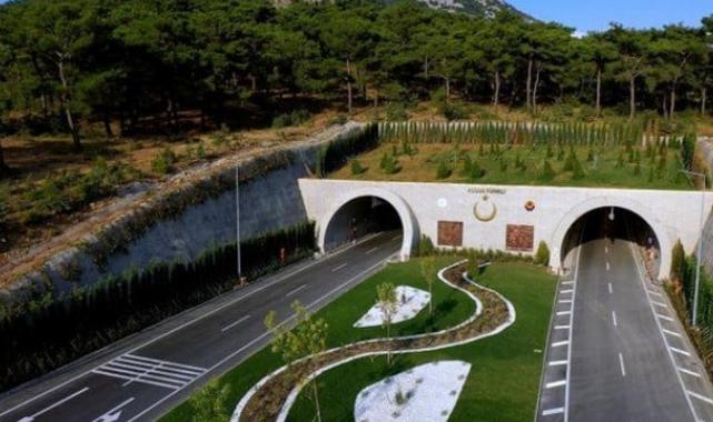 Assos ve Troya tünelleri 1 yaşında! 3 milyonu aşkın araç geçti