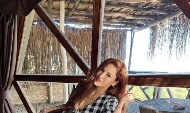 "Ayaklarına sağlık" Mine Tugay'ın son pozları takipçilerini mest etti!