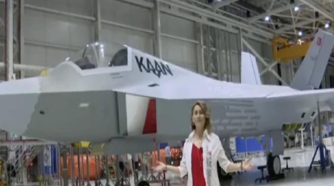 Azerin, KN&#039;ın önünde &#039;Çırpınırdın Karadeniz&#039;i&#039; söyledi