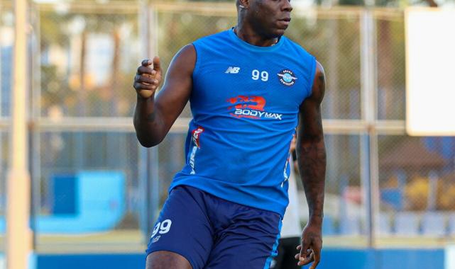 Balotelli'den Ibrahimovic'e olay sözler! Kendini Tanrı zannediyor