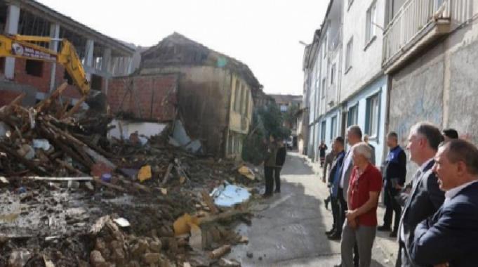 Bursa İnegöl'de metrukların yıkımına başlandı