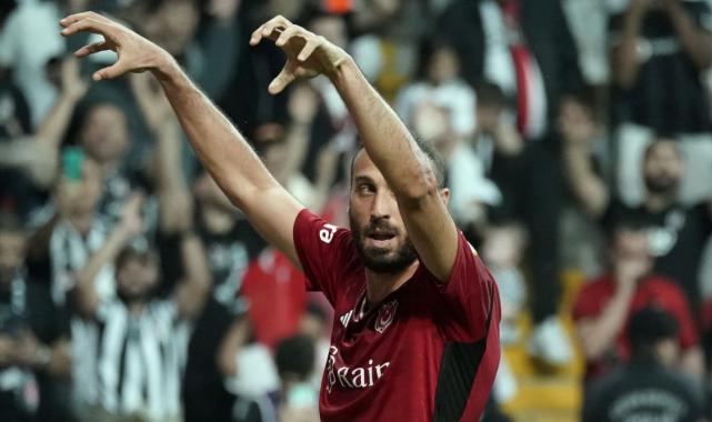 Cenk Tosun, bu sezon ligde ilk kez gol sevinci yaşadı