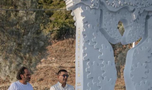 CHP'li Kuşadası Belediyesi'nden Cumhuriyet'in 100. yılına özel heykel sergisi