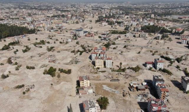 Depremin vurduğu Hatay'da binlerce binanın yerini araziler aldı
