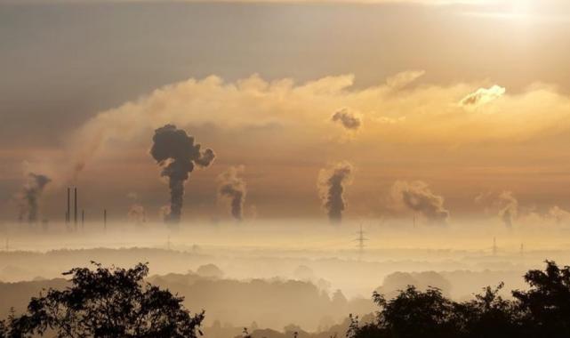 Dünyada elektrik şebekelerine yatırım kısıntısı iklim hedeflerini riske atıyor