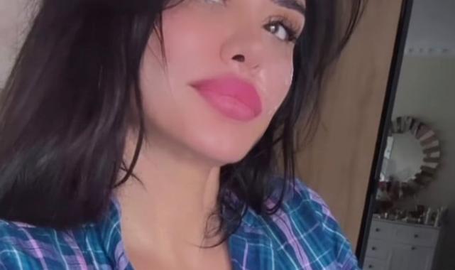 Ebru Polat’ın cüretkar pozuna takipçileri akın ediyor! "İç çamaşırı giymeyi unutmuşsun"