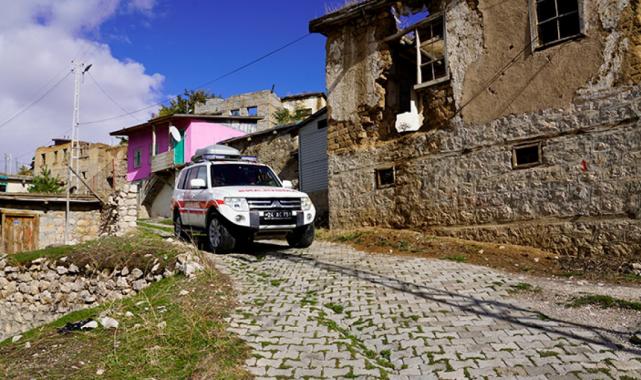 Erzincan'da dağ köylerindeki hastalara sağlık hizmeti, 4x4 ambulansla ulaşıyor