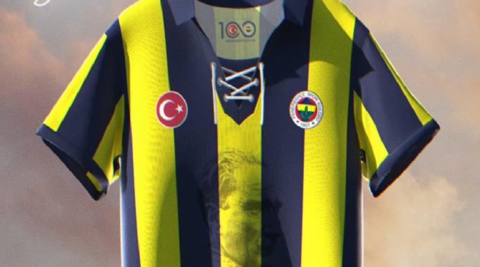 Fenerbahçe'den Cumhuriyet'in 100. yılına özel forma! Tasarım beğenildi