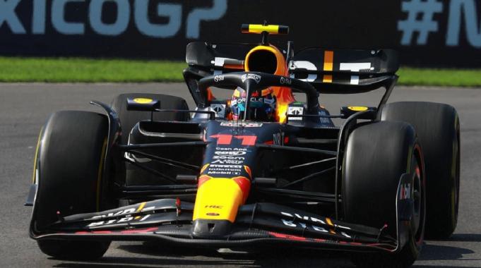 Formula 1'de Meksika yarışını Max Verstappen kazandı