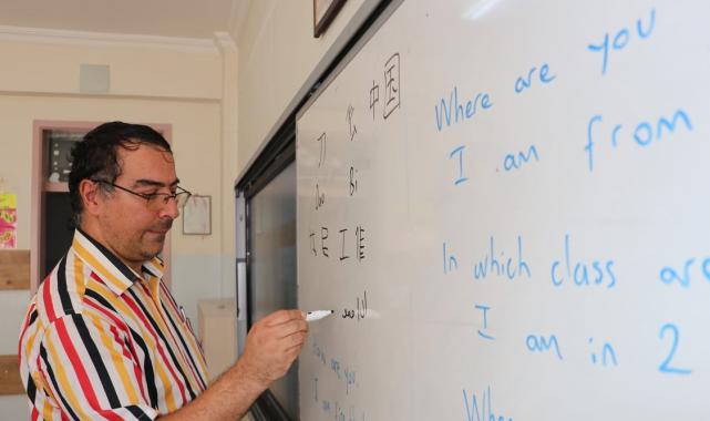 Gaziantep'te 44 dil bilen ingilizce öğretmeni: İnanmayan test edebilir