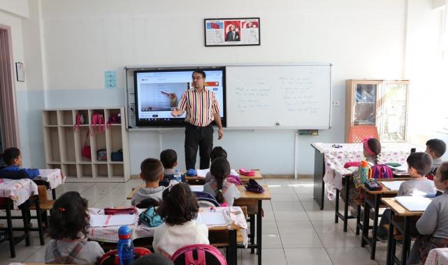 Gaziantep'te 44 dil bilen ingilizce öğretmeni: İnanmayan test edebilir