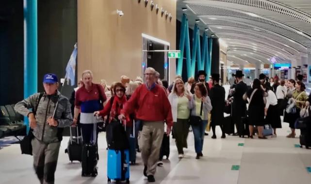 İsrail'den kalkan son uçaklar İstanbul'a indi