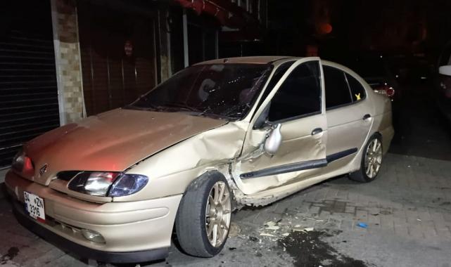 İstanbul Bahçelievler'de şüphelileri takip eden polis aracı kaza yaptı