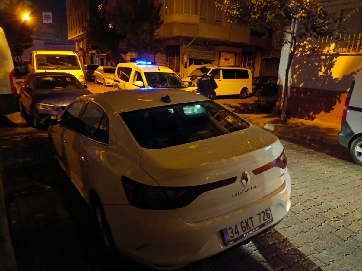 İstanbul Bahçelievler'de şüphelileri takip eden polis aracı kaza yaptı