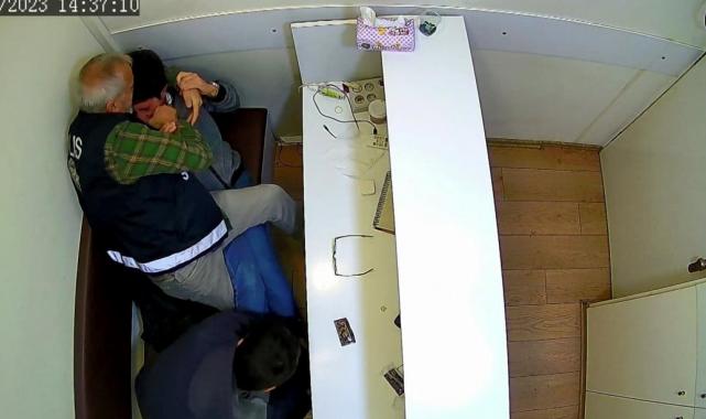 İstanbul'da polis yelekli hırsızın yalanı tutmadı! Biri darp diğeri gasbetti