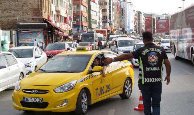 İstanbul'da taksicilere denetim! Kemeri yanlış takınca ceza yedi: Ben hep böyle takıyorum...
