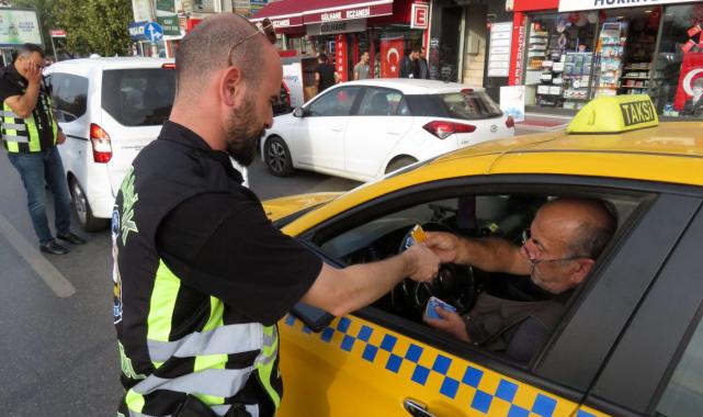 İstanbul'da taksicilere denetim! Kemeri yanlış takınca ceza yedi: Ben hep böyle takıyorum...