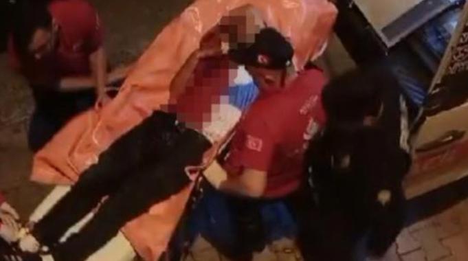 Kağıthane'de kaza yapan şahıs, korkup zorla girdiği evdeki kişileri bıçakla tehdit etti