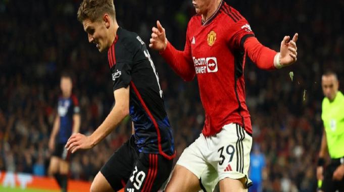 Manchester United, Kopenhag'ı yenerek ilk puanını aldı