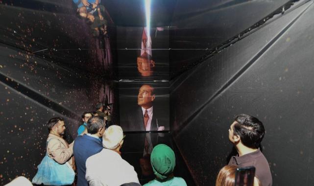 MEB Bakanı Tekin Robotla Konuştu !