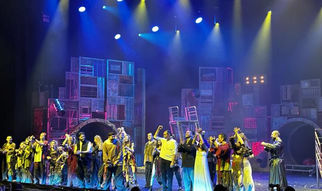 Rap Müzikali Otomatik Portakal ayakta alkışlandı