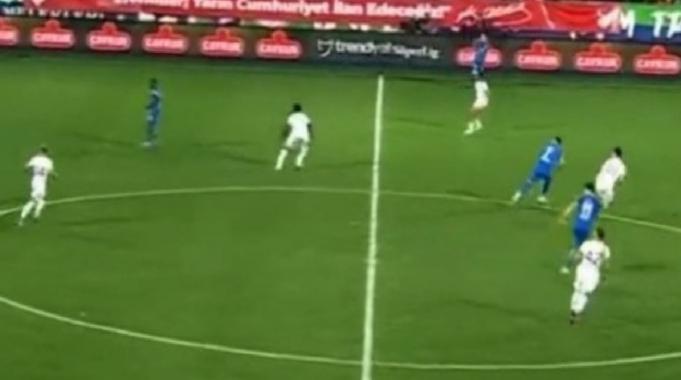 Rize'de 2 dakikada iki tartışmalı pozisyon!