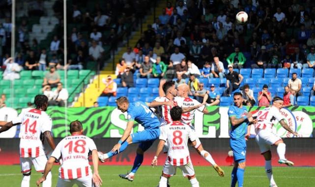 Rizespor 10 kişi kaldığı maçta Samsunspor'u tek golle geçti