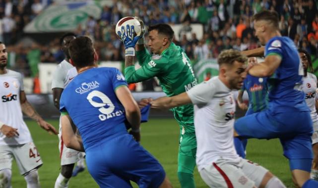 Rizespor'dan Galatasaray maçı sonrası tepki: Gencecik çocukların emeklerine yazık