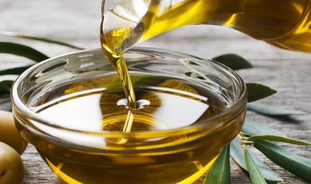 Sabahları 1 kaşık zeytinyağı içmenin vücuda etkileri