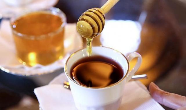 Soğuk havalara karşı kış çayı tüketimi! Zencefil, zerdeçal, tarçın, meyan kökü faydaları...