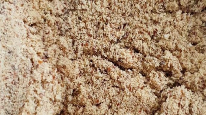 Sütünüze 1 kaşık iğde tozu atın, sırt ağrınızı unutun