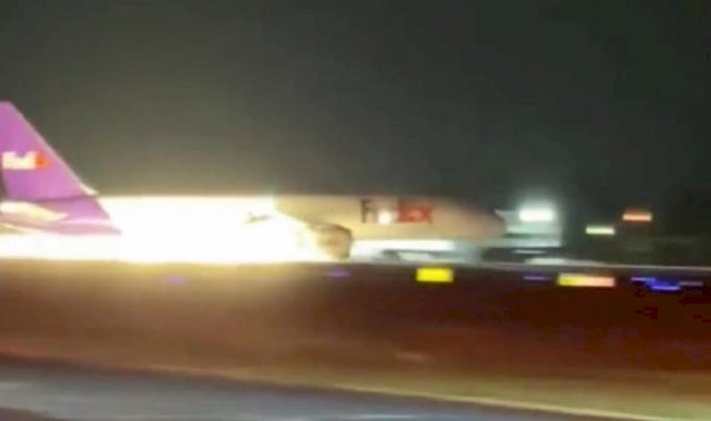 ABD'de iniş sonrası piste sürten uçak faciadan döndü