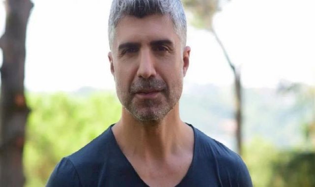 Cumhuriyeti kutlamayan Özcan Deniz yuhalandı: Çatal bıçakla protesto edildi!