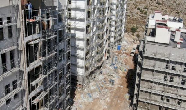 Deprem kenti Hatay'daki afet konutları yıl sonunda teslim edilecek