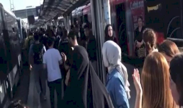 İstanbulluların çilesi! Üsküdar'da arızalanan metrobüs vatandaşları mağdur etti