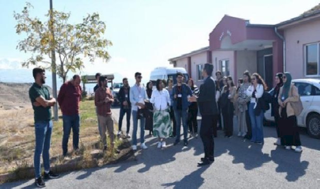 Kayseri'de ‘Geleceği Düşün Harekete Geç Projesi’ kapsamında gezi düzenlendi