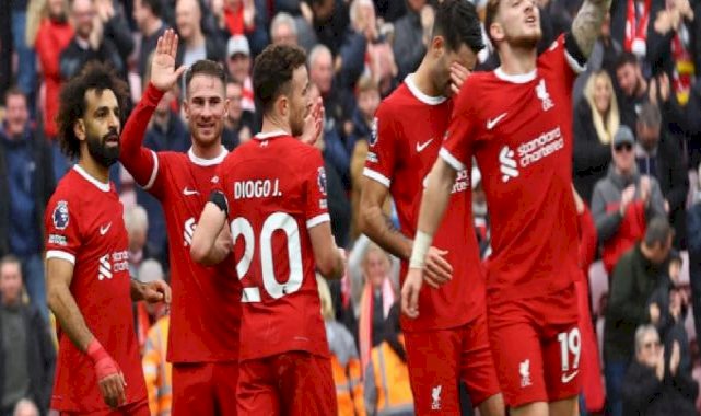 Merseyside derbisinde Liverpool, Everton'u devirdi