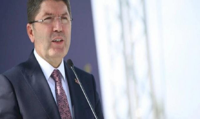 Yılmaz Tunç: Anayasa'nın darbecilerce yazılması değiştirmek için yeterli sebeptir