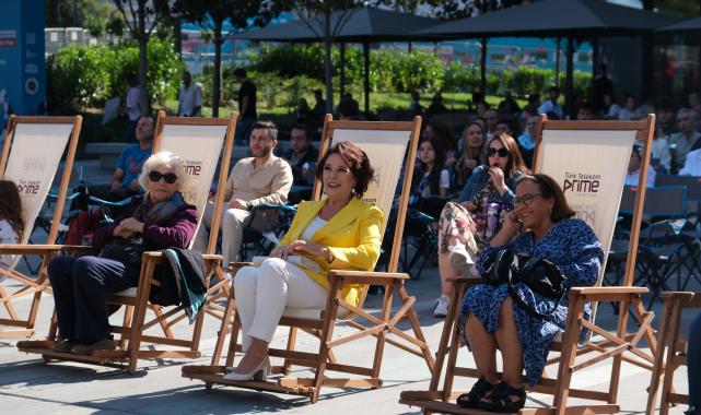 Türk Telekom, Hülya Koçyiğit’i AKM’de sevenleriyle buluşturdu