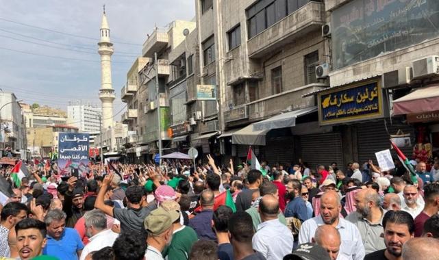 Ürdünlüler, Gazze'ye destek gösterisi düzenledi