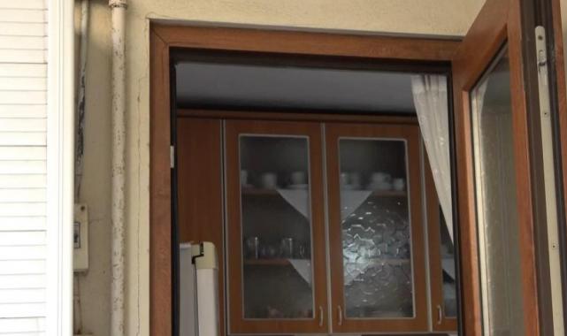 Bursa'da hem kendisinin hem de kardeşinin birikimini çaldırdı