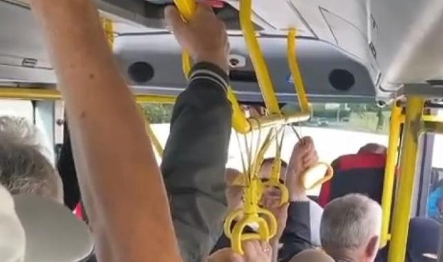 Bursa'da otobüs dolunca tepki gösteren şoför hareket etmedi