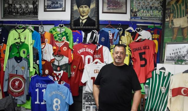 Bursalı oto lastikçi, 10 yıldır forma biriktiriyor