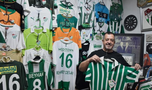 Bursalı oto lastikçi, 10 yıldır forma biriktiriyor