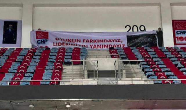 CHP'de kurultaya doğru! Kemal Kılıçdaroğlu için salona pankartlar asıldı