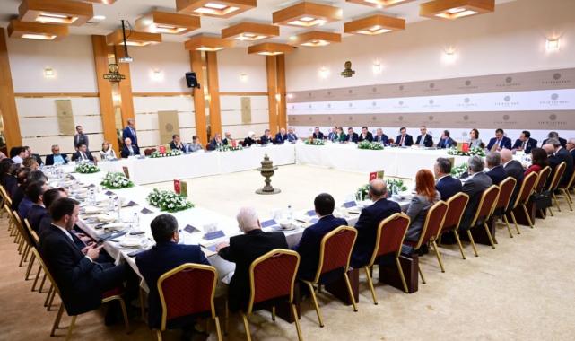 Cumhurbaşkanı Yardımcısı Yılmaz'dan enflasyon açıklaması: Tek haneli rakamlara indirmek istiyoruz