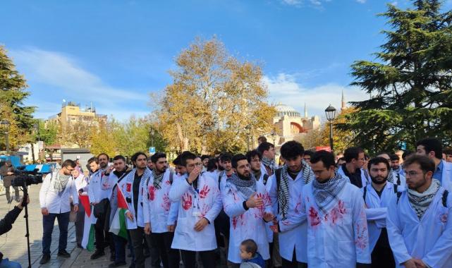 Doktorlar Gazze'deki katliamı 'Sessiz Yürüyüş' ile protesto etti